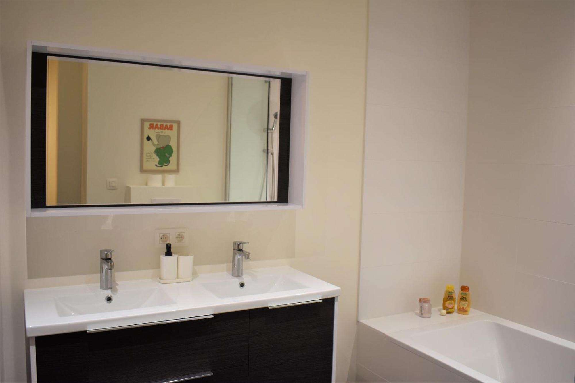 Luxury 2 Bedroom - Antwerp City Centre ภายนอก รูปภาพ